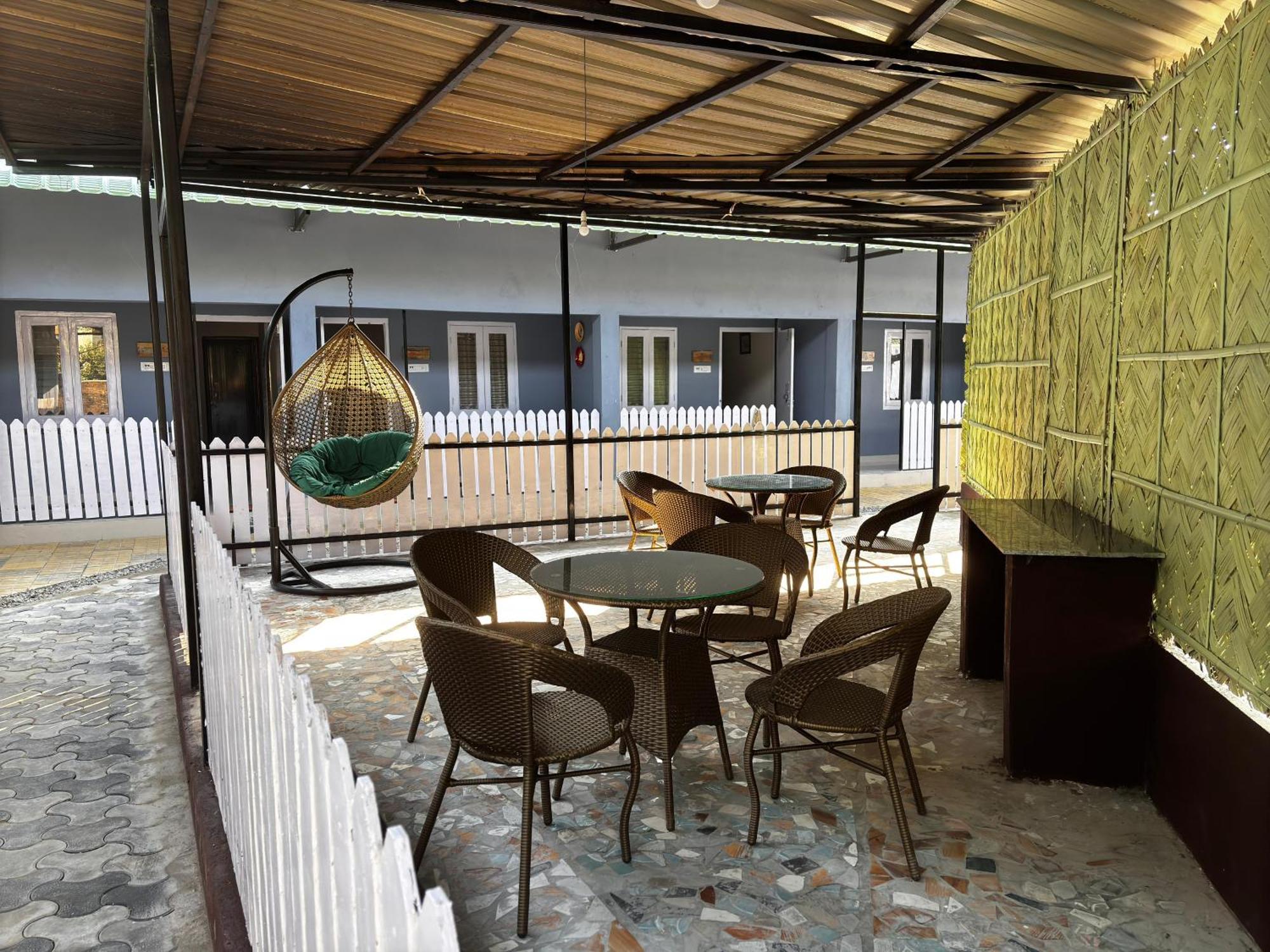 The Gulmohar Inn Guwahati Zewnętrze zdjęcie
