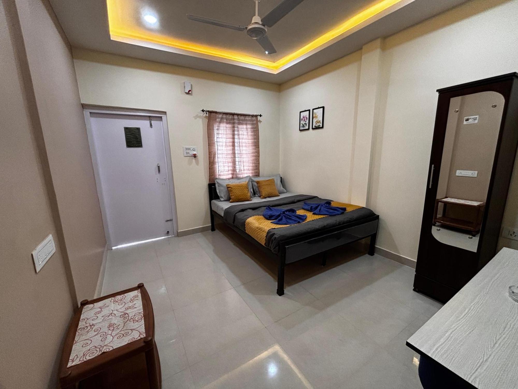 The Gulmohar Inn Guwahati Zewnętrze zdjęcie